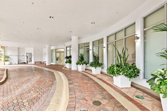 Foto del edificio - 1830 Radius Dr