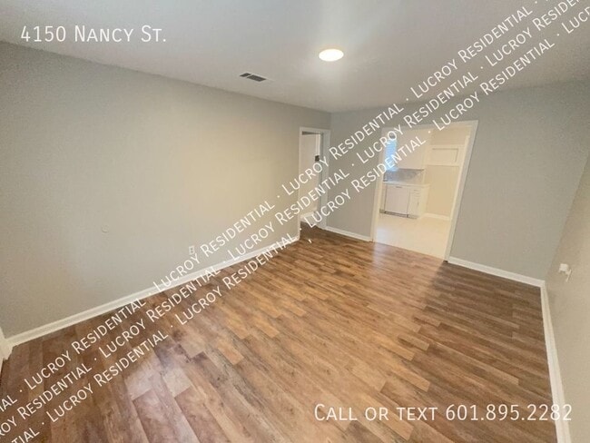 Building Photo - Cute 4-Bedroom Bungalow Rental Home in Pearl!
