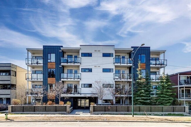 Building Photo - Stylish Living -- Modern 2-Bed, 2-Bath Con...