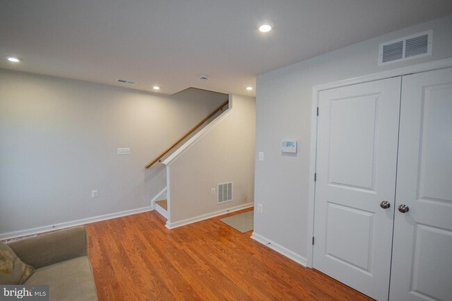 Building Photo - 34 Coolidge Ave