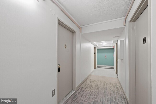 Foto del edificio - 4600 S Four Mile Run Dr