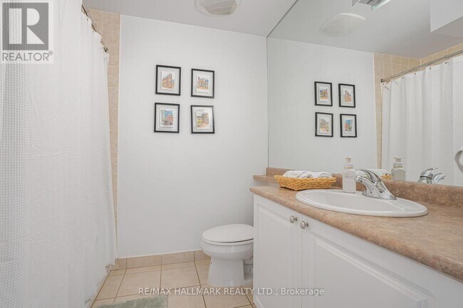 Building Photo - 18 Yonge St