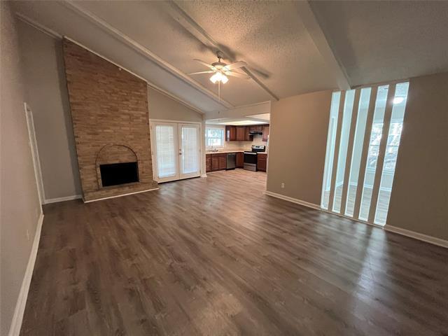 Primary Photo - 10 Merrie Cir