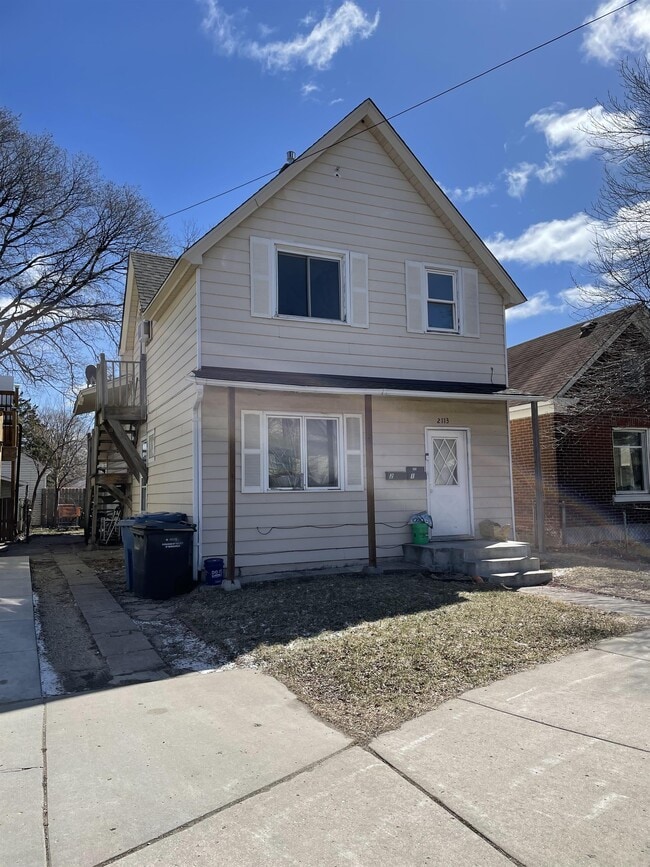 Building Photo - 2113 5th St NE