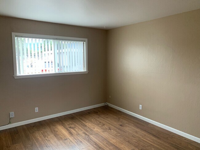Foto del edificio - 1750 Ross Cir