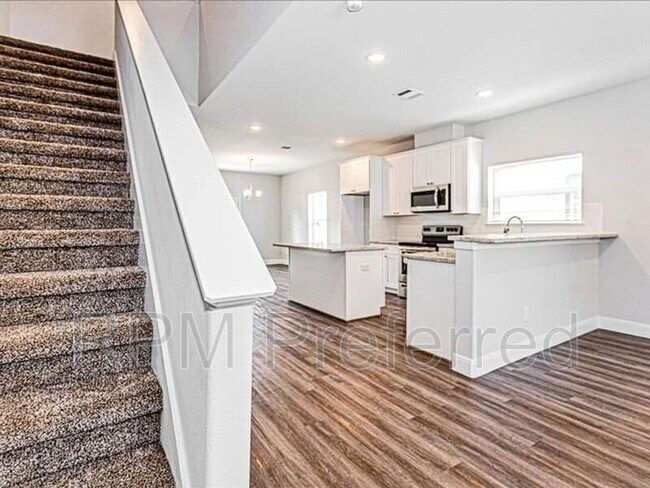 Foto del edificio - 5426 E Houston Rd