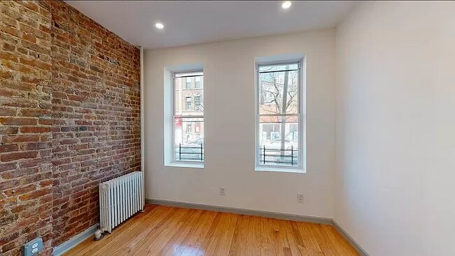 Foto del edificio - 934 Seneca Ave