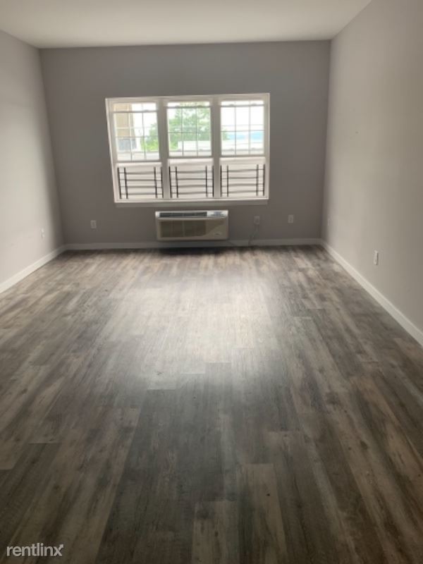 Primary Photo - 2 br, 1 bath Apartment - 40 12th Ave