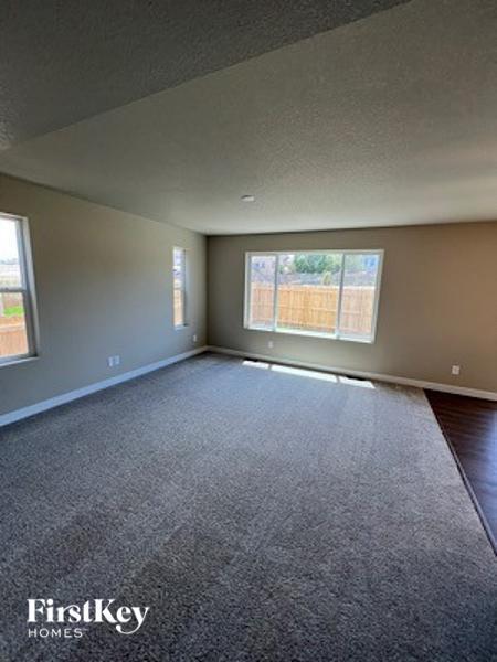 Building Photo - 10129 Luneth Dr