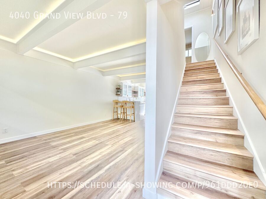 Foto principal - Modern Two-Story 2 Bed + 2 Bath, Private Y...