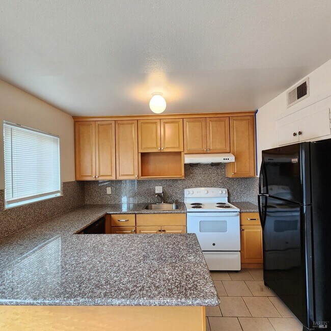 Building Photo - 1216 Dana Dr