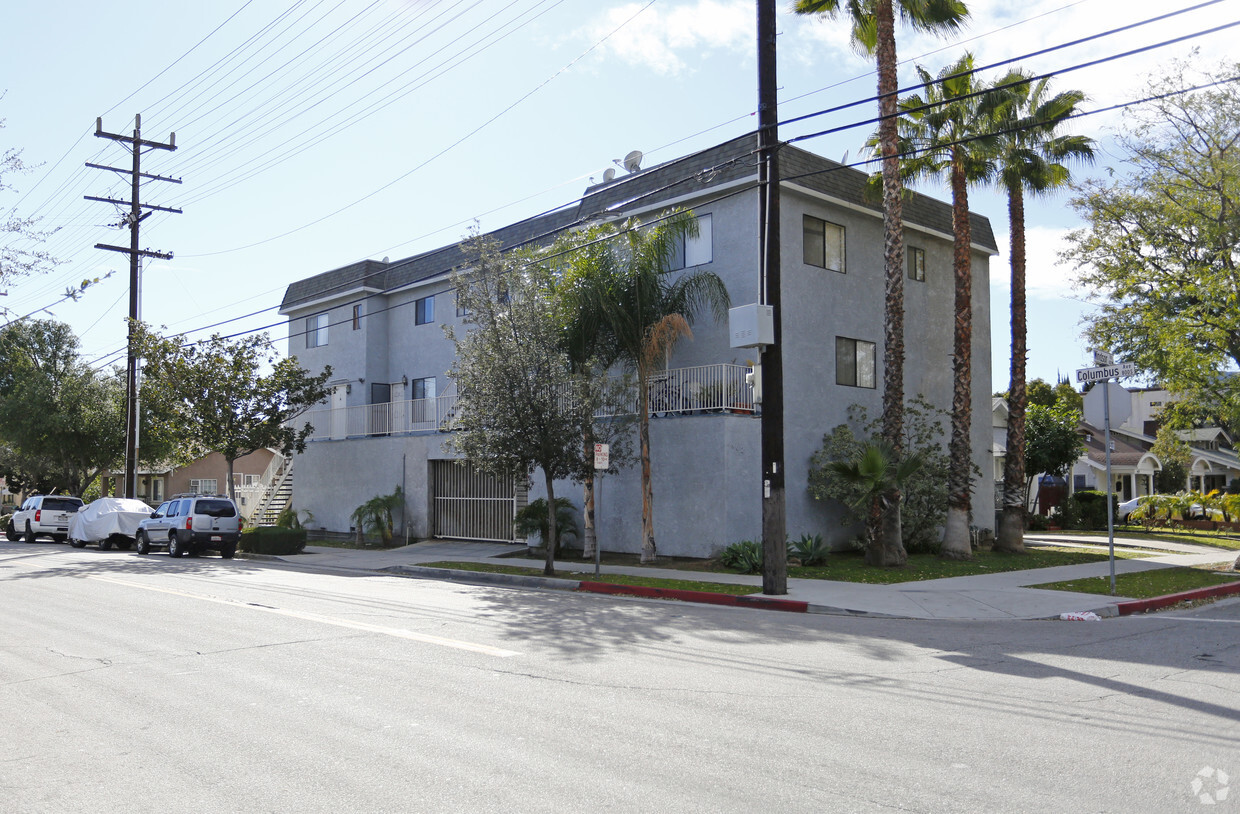 Primary Photo - Windsor Apartments