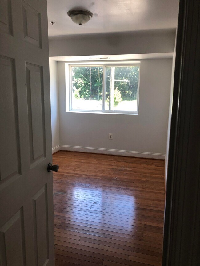 2nd Bedroom - 2201 Hunter Plz SE