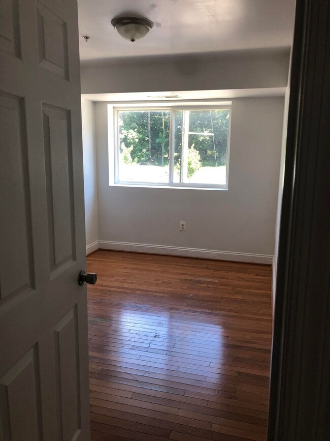 2nd Bedroom - 2201 Hunter Plz SE