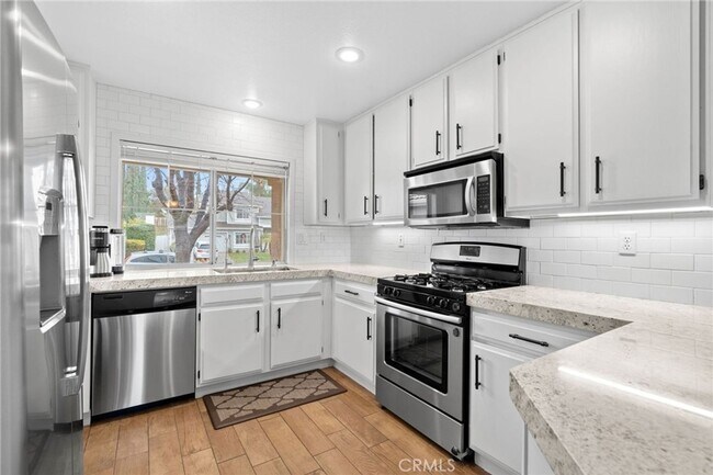 Foto del edificio - Single Story Home in the sought after Char...