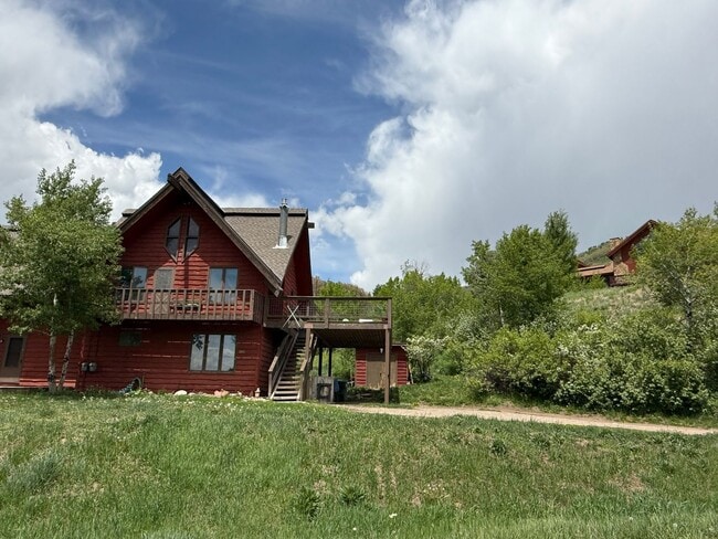 Building Photo - Live on the Mountain! 3bd/2ba Half Duplex