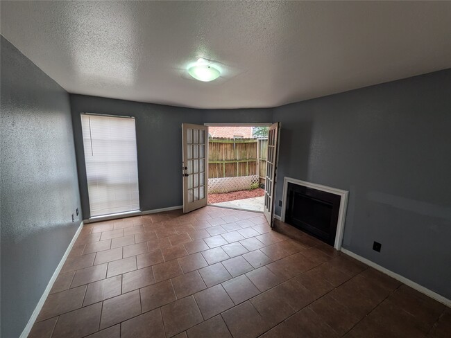 Building Photo - 12500 Sandpiper Dr