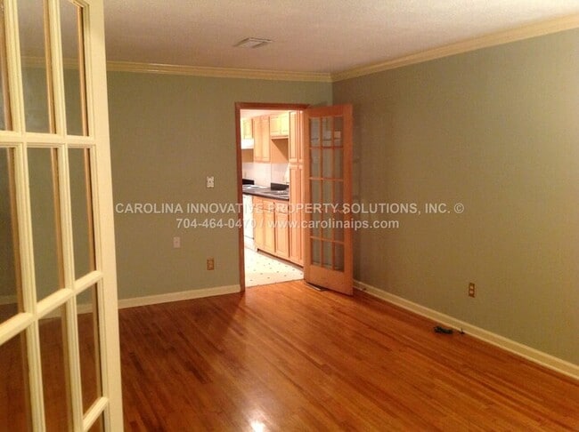 Foto del edificio - 4535 Dawnwood Dr