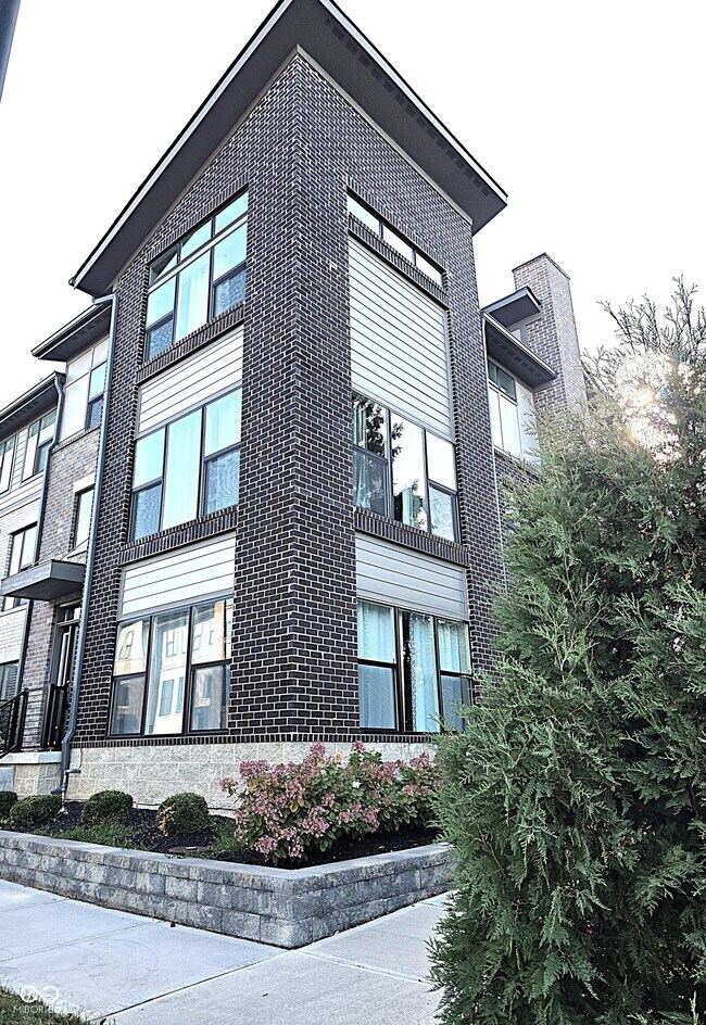Foto del edificio - 11596 Fulham St