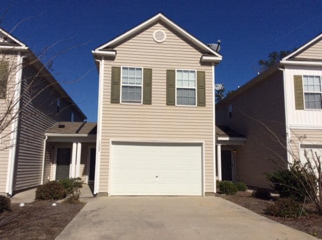 Primary Photo - Spacious 3 Bedroom Townhome near Appian Way