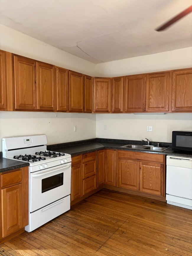 Foto del edificio - 129 E Gorham St