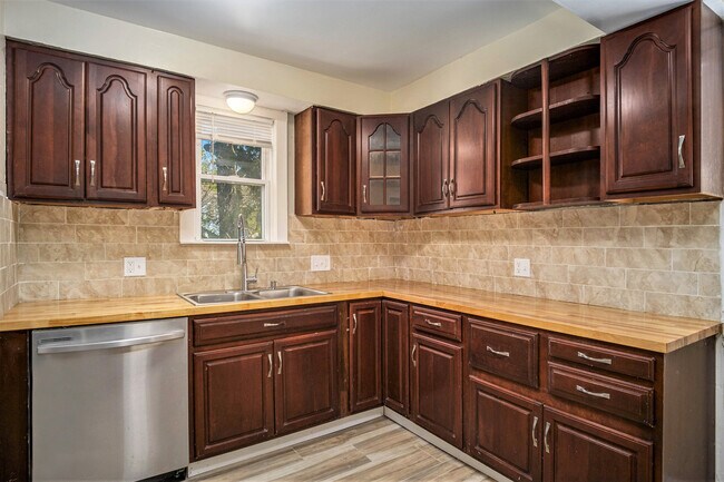 Foto del edificio - 1321 Bemis St SE