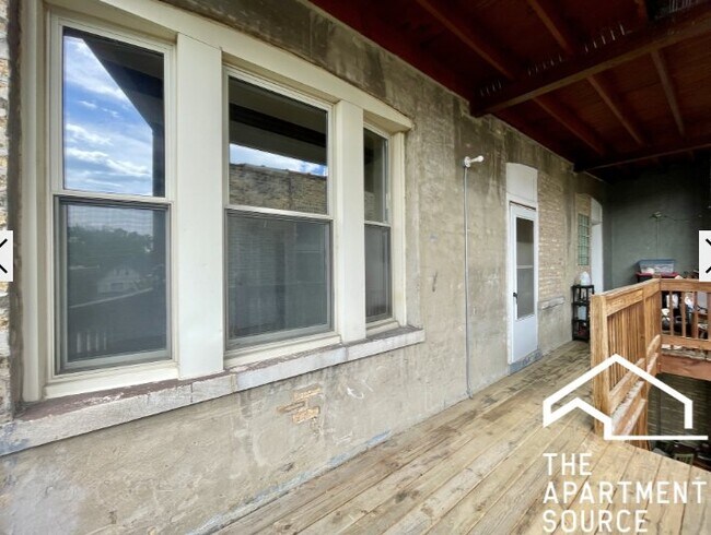 Building Photo - 2453 N Spaulding Ave