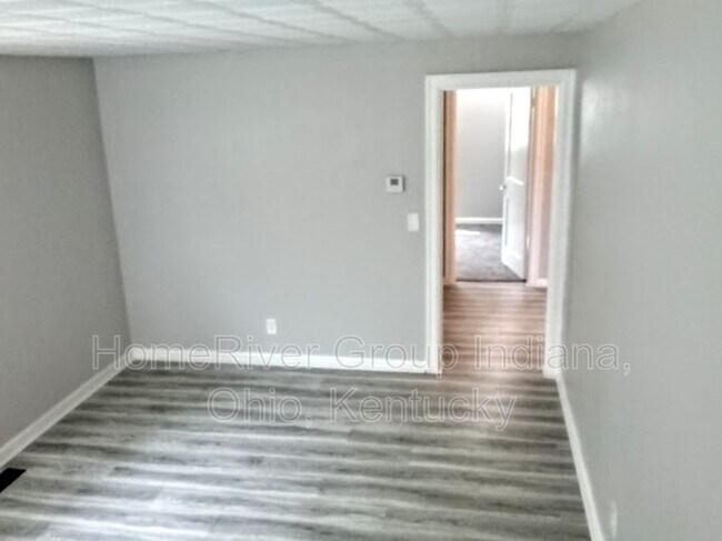 Foto del edificio - 420 Sandhurst Dr
