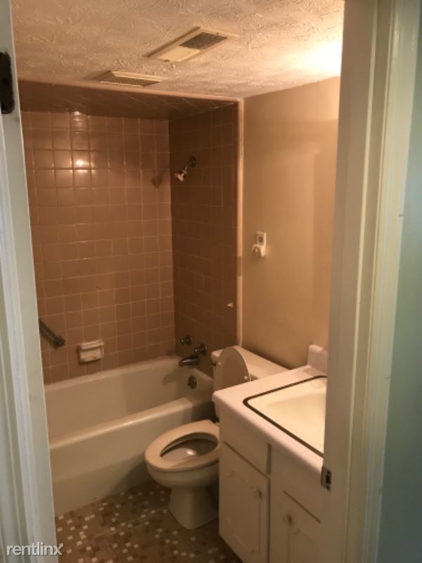 Building Photo - 603 36th Ave N