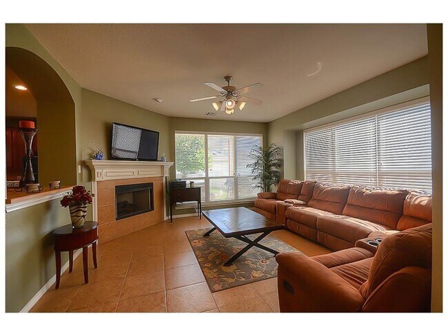 Foto del edificio - 940 Charleston Ln