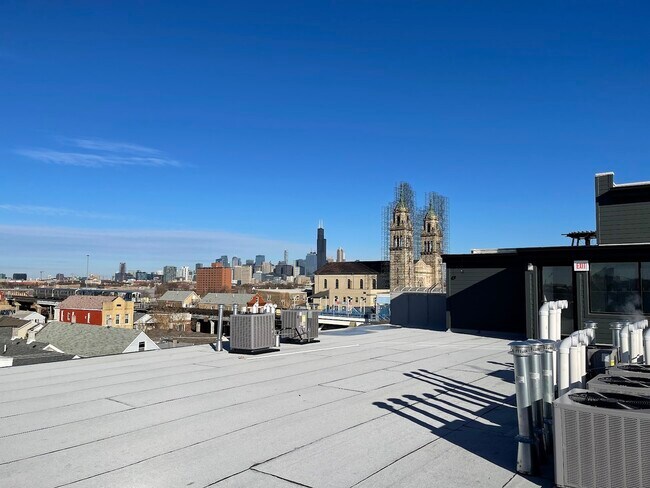 Building Photo - 1730 W 18th St