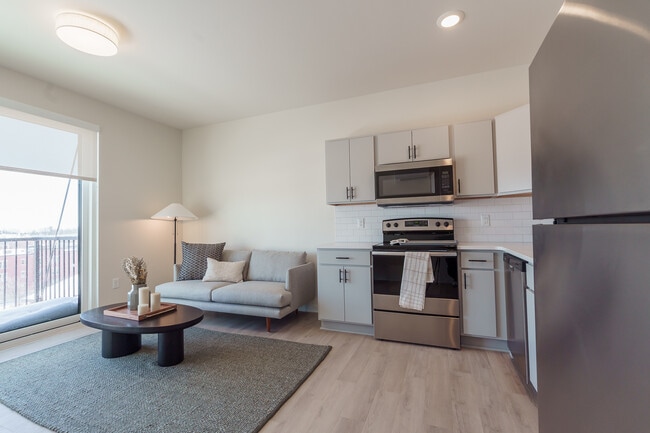 Building Photo - Monarch on Main