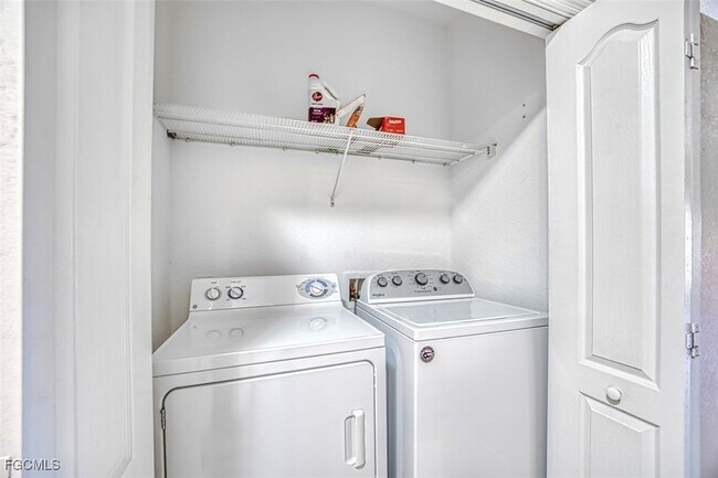 Foto del edificio - 3211 Cottonwood Bend