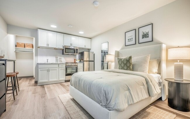 Interior Photo - Sandburg Studios