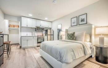 Interior Photo - Sandburg Studios