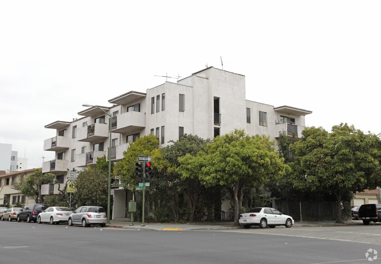 Building Photo - 900 Jackson St