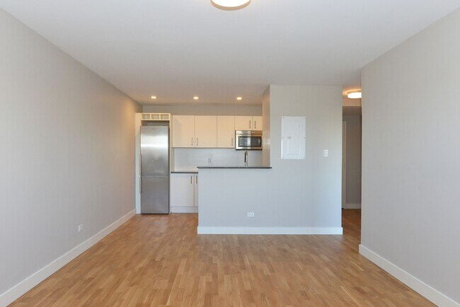 Photo du bâtiment - 111 Lawton Blvd