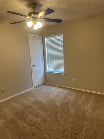 Foto del edificio - 8129 Foxfire Ln