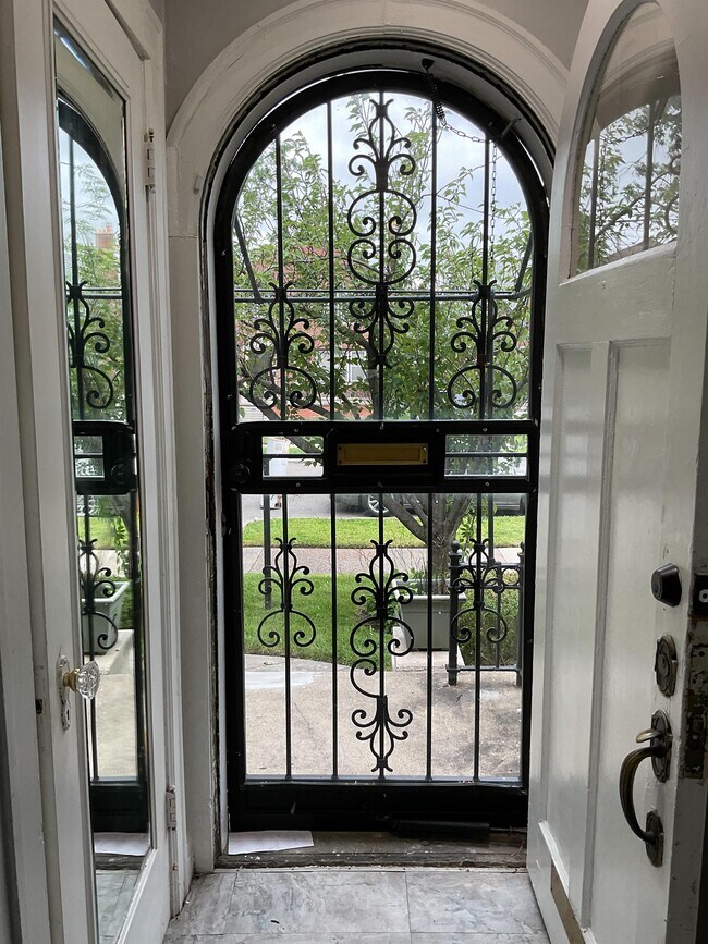 Foto del edificio - 5918 Haverhill St