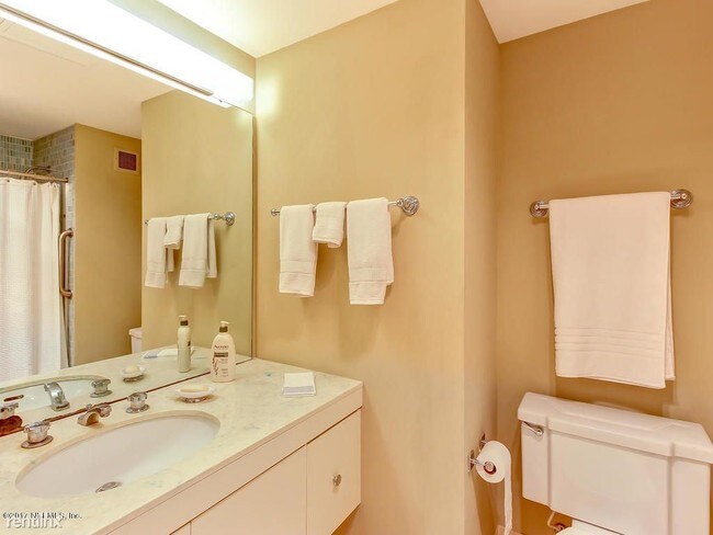 Foto del edificio - 1560 Lancaster Ter