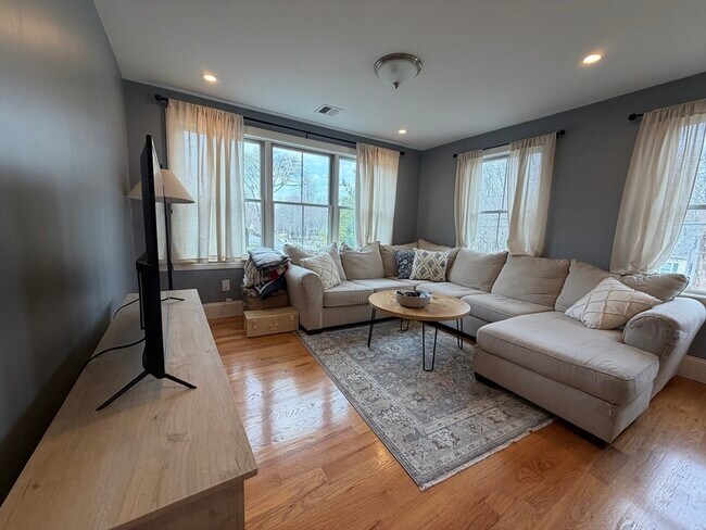 Foto del edificio - 324 East St