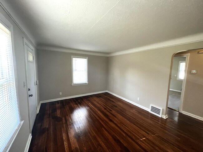 Foto del edificio - 20351 Morris Ave