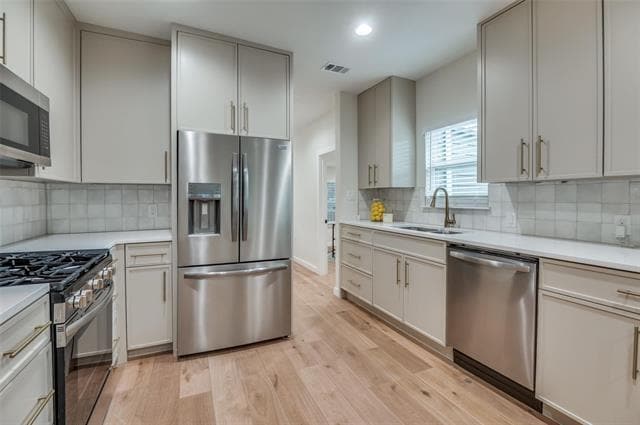 Building Photo - 602 Brooks Ave