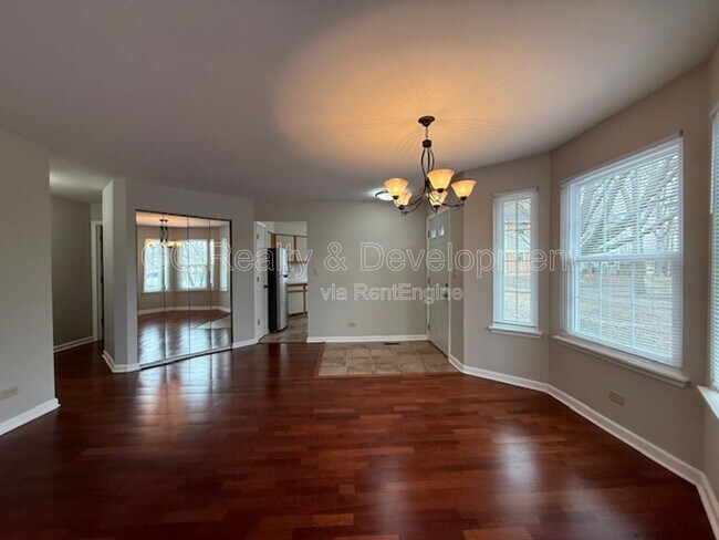 Building Photo - 2131 Aberdeen Ct