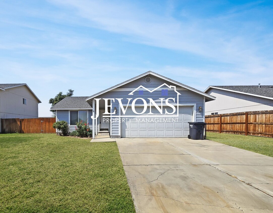 Primary Photo - 3-bedroom single-family home near Moxee Ci...