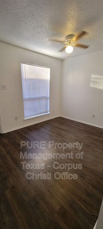 Building Photo - 5001 Middlecoff Rd