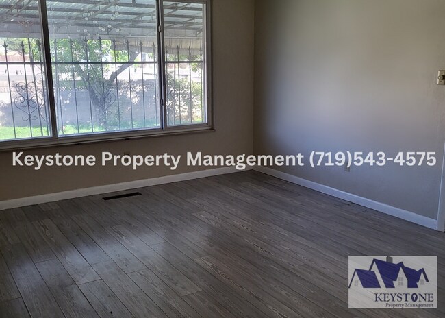 Foto del edificio - Sunset Park Rancher 3 Bedrooms/3 Bathrooms...