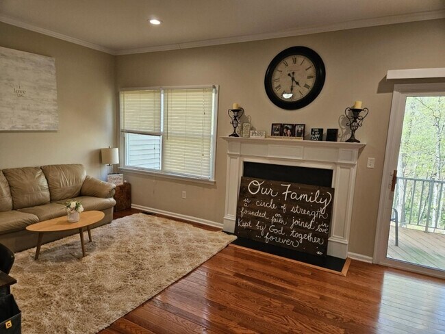 Foto del edificio - 111 Autumn Ridge Rd