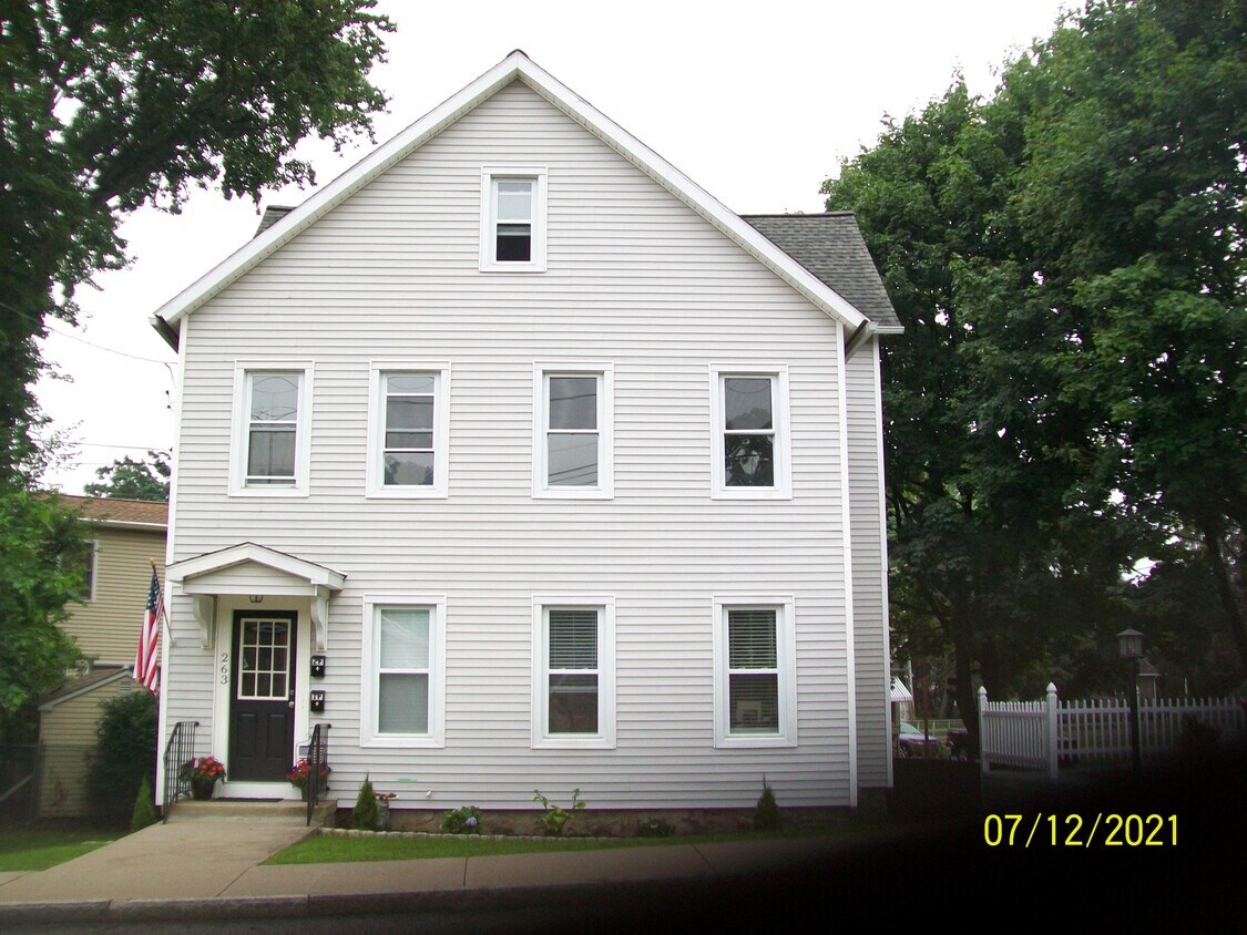 263 Hawkins St Unit 2, Derby, CT 06418 Apartments in Derby, CT