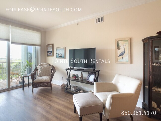 Building Photo - Secluded waterfront condo!